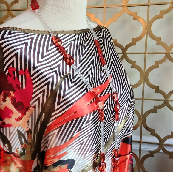 ✨️The Handcrafted "Ms. Grace" maxi length necklace. Magnetic Closure 😍 - Picture 4 of 15